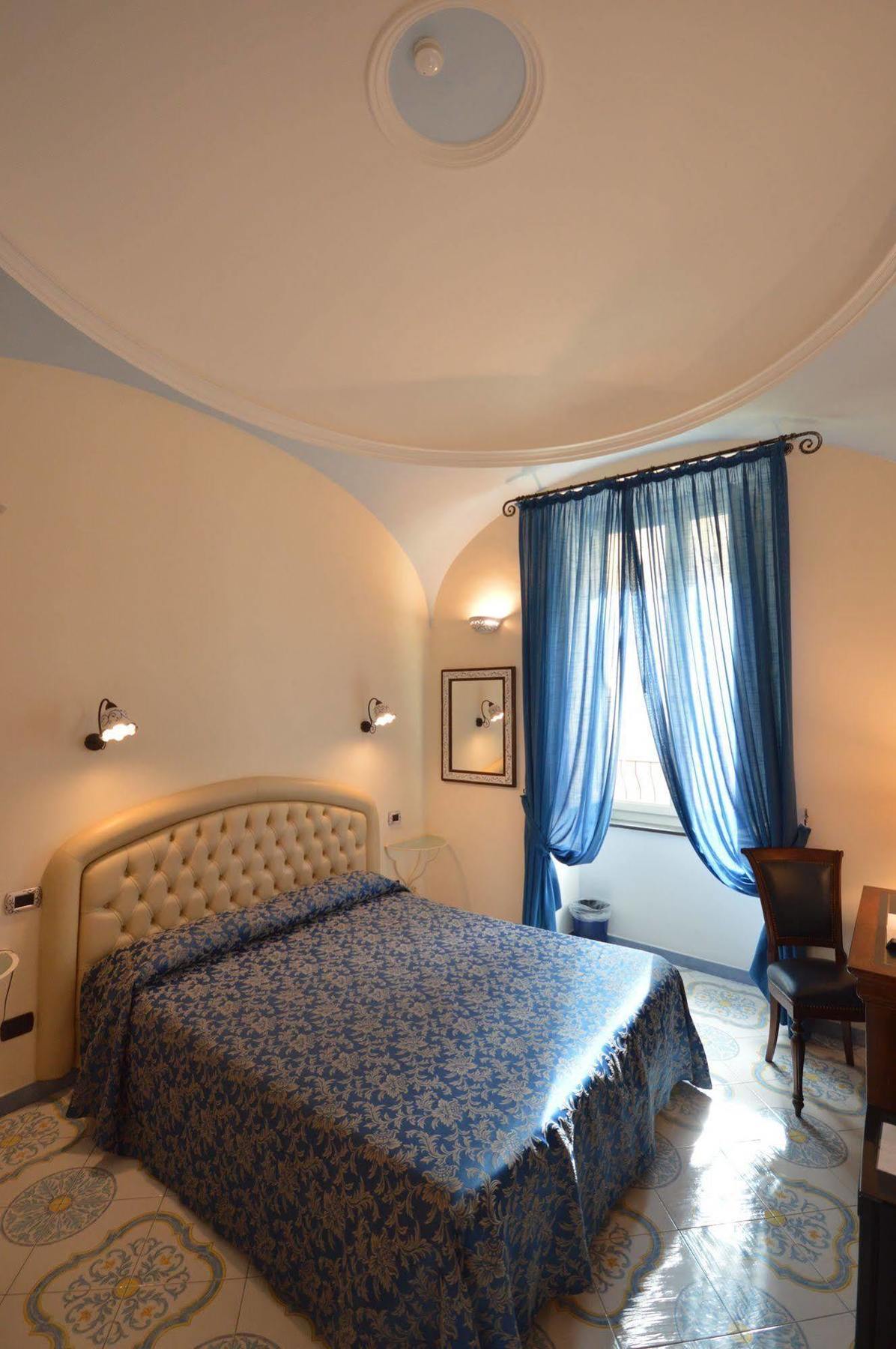 B&B Palazzo Pisani Amalfi Bagian luar foto