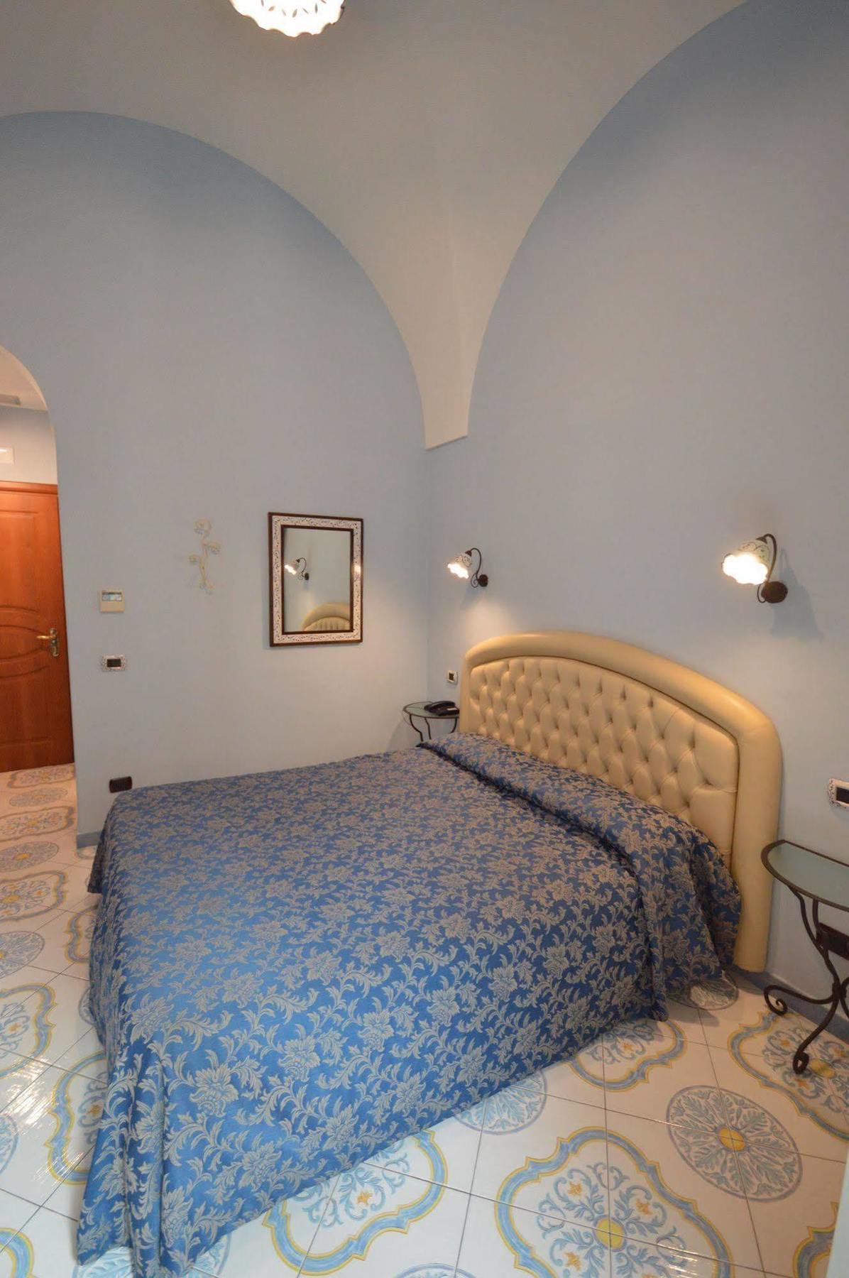 B&B Palazzo Pisani Amalfi Bagian luar foto