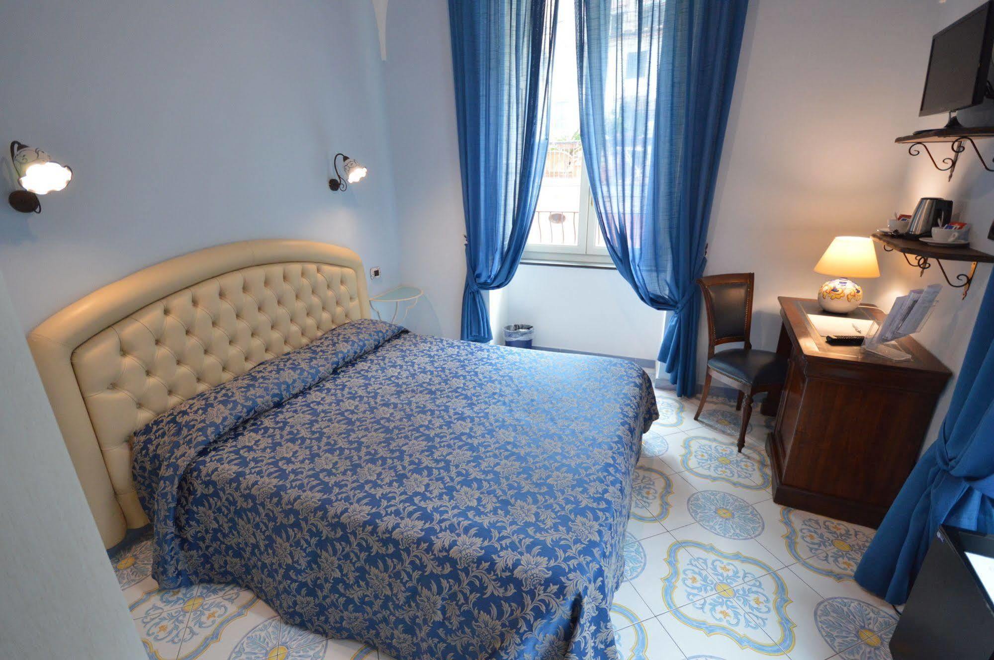 B&B Palazzo Pisani Amalfi Bagian luar foto