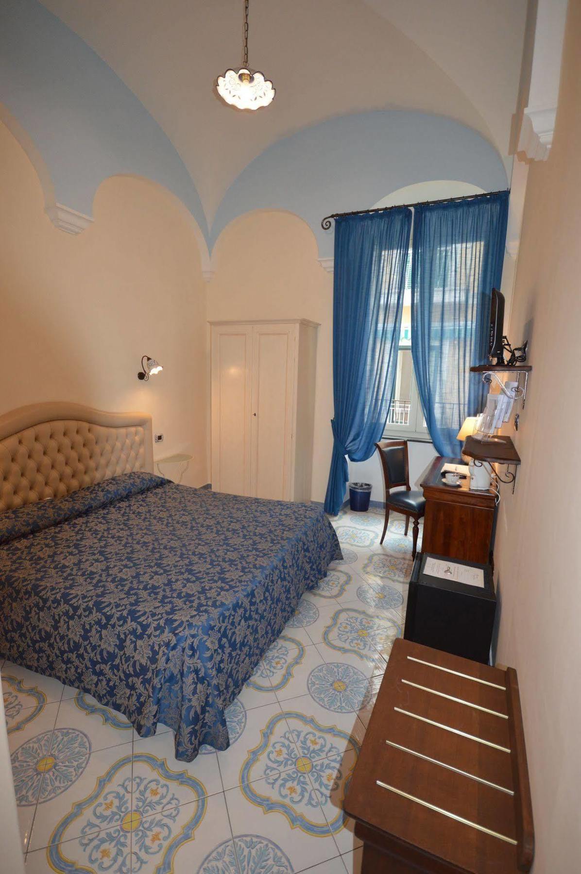 B&B Palazzo Pisani Amalfi Bagian luar foto